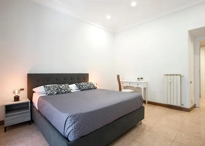 Appia Luxe - A Poche Fermate Del Centro