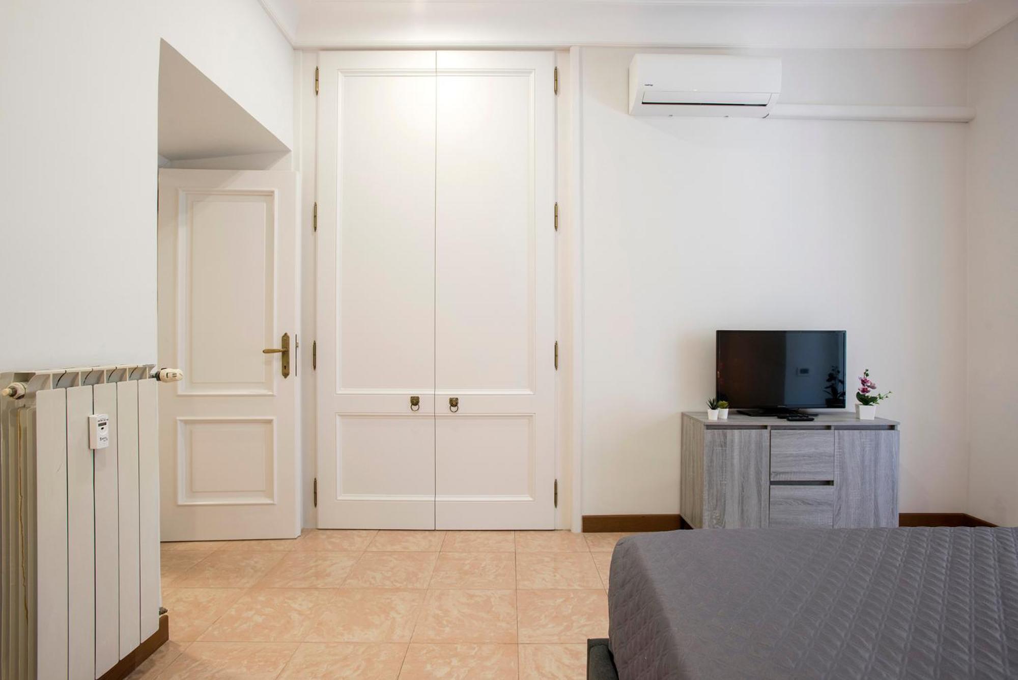 Appia Luxe - A Poche Fermate Del Centro Appartement *