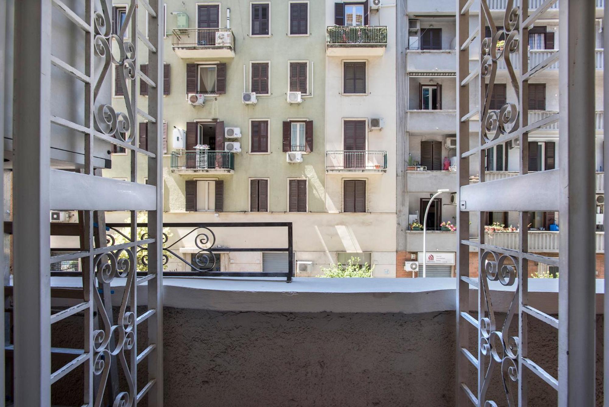 Appia Luxe - A Poche Fermate Del Centro Appartement
